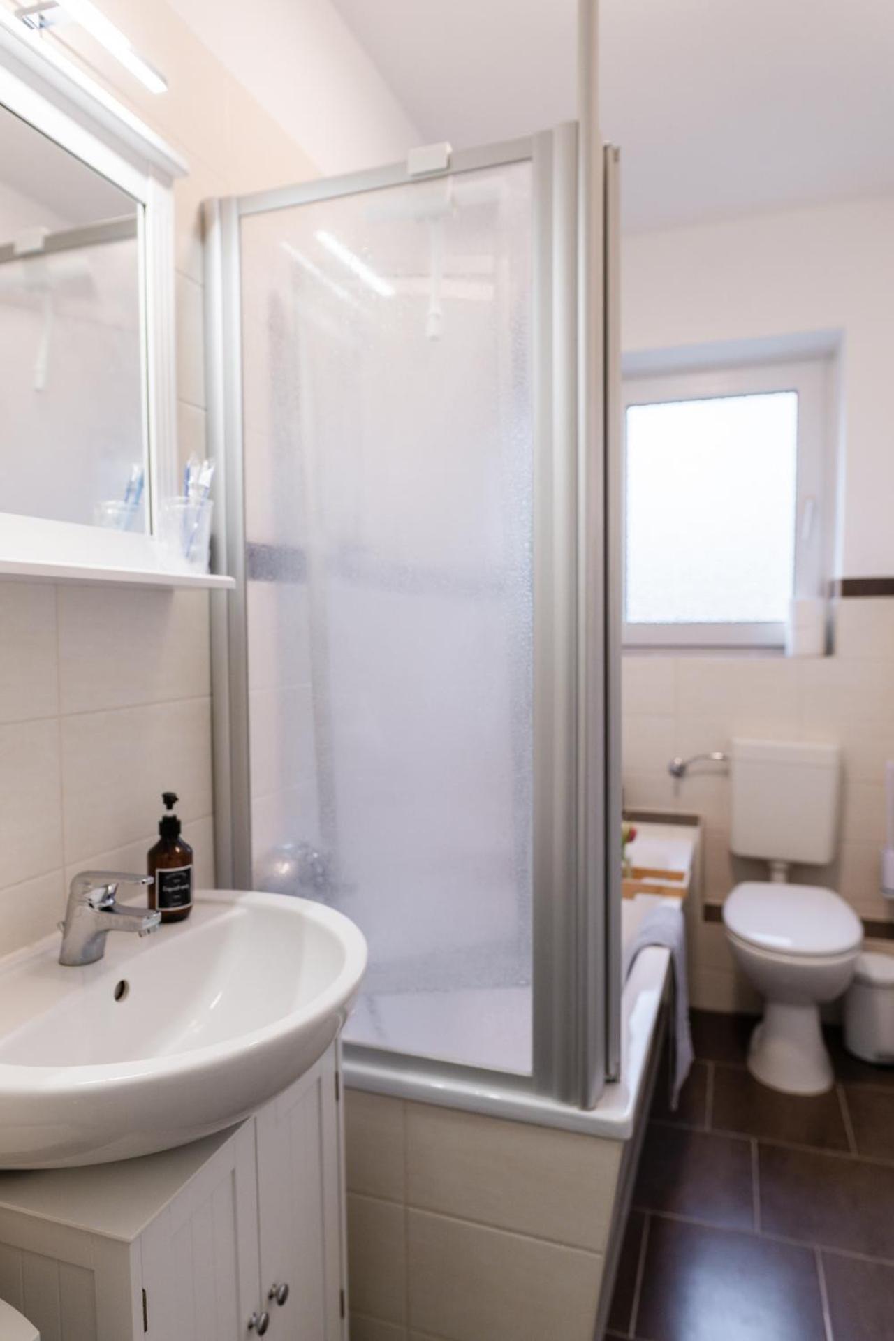 Mitten In Wolfsburg - Happyhome - 2 Zimmer, 6 Personen, Outletcenter, Autostadt, Vw-Nah, Parken Dış mekan fotoğraf